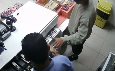 Polícia prende três por roubos em Criciúma (VÍDEO)