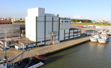Governador formaliza estadualização do Porto de Laguna