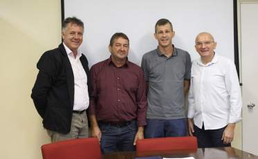 Prefeito dá posse a novos secretários