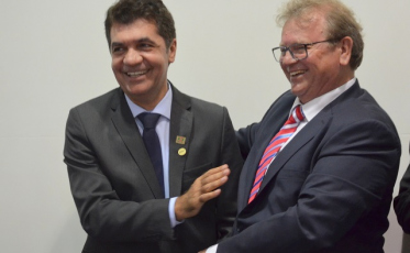 Nova diretoria executiva da AMREC é empossada