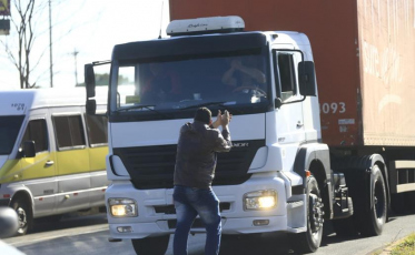 Caminhoneiros entram em grupo prioritário de vacinação