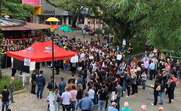 Criciúma no circuito nacional dos protestos pela educação (VÍDEO)
