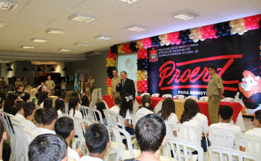 Formatura do Proerd em Içara reúne 400 alunos