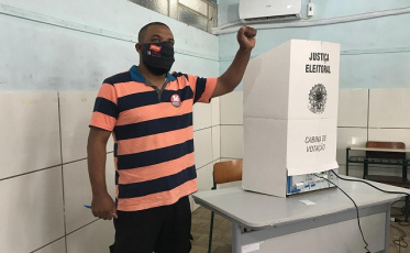 Professor Ederson: o primeiro candidato a prefeito de Criciúma a votar