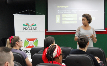 Professores de Educação Física passam por formação