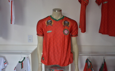 Camisas do Próspera à venda