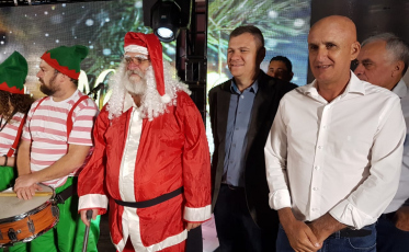 Papai Noel chega e encanta no Rincão