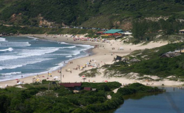 Justiça restringe baladas em pousada da Praia do Rosa