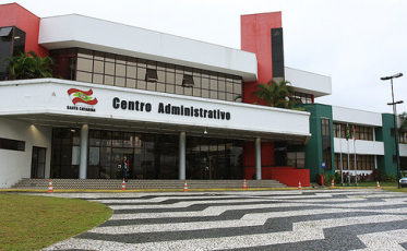 Governo discorda da centralização e considera eficaz ações na pandemia