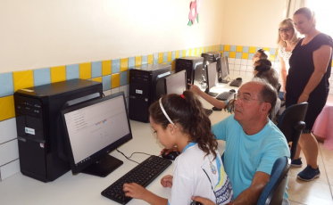 Arroio do Silva: Prefeitura investe em novos computadores para escolas