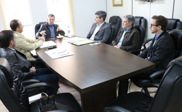 Prefeito e Casan tratam de investimentos de R$ 40 milhões