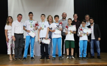 Nova Veneza homenageia os seus craques da Matemática