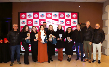 III Taça Glória Meller de Canastra Feminina celebra campeãs e o centenário de Criciúma