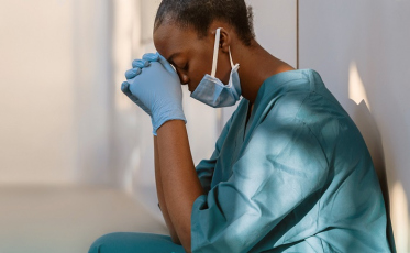 Burnout na pandemia: o esgotamento dos profissionais de Saúde