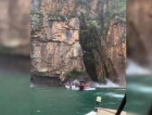 Rocha desprende e cai sobre lanchas em lago de Minas Gerais (VÍDEO)