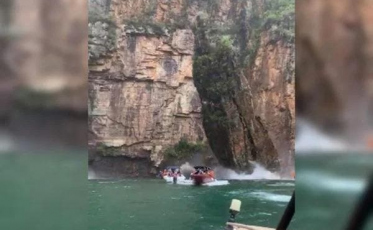 Rocha desprende e cai sobre lanchas em lago de Minas Gerais (VÍDEO)