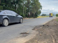 Precariedade da rodovia gera impasse da prefeitura com a Casan | Foto: Geórgia Gava/4oito