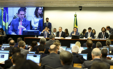 Previdência: parecer deve começar a ser discutido hoje