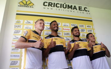 Criciúma apresenta quatro reforços