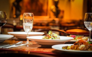 Portarias atualizadas: O que muda para eventos, casas noturnas e serviços de alimentação