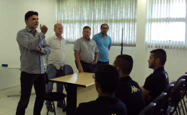 Tigre apresenta Ricardo Rocha nesta sexta