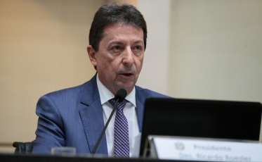 Tribunal do impeachment indefere pedidos das defesas de Moisés e Daniela