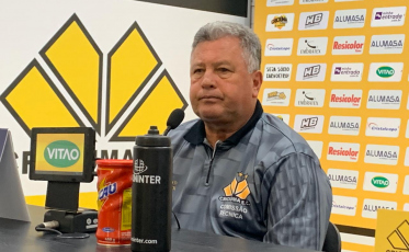 Especulada a troca de técnico no Tigre: diretoria nega e confirma Cavalo