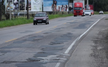 Rodovia Jorge Lacerda: um protesto por semana (VÍDEO)