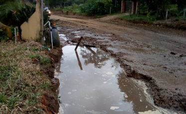 Tubulação estourada e Linha Batista sem água