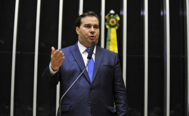 Rodrigo Maia é eleito presidente da Câmara