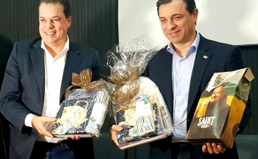 Rodrigo Minotto contrapõe Moisés a Bolsonaro: 