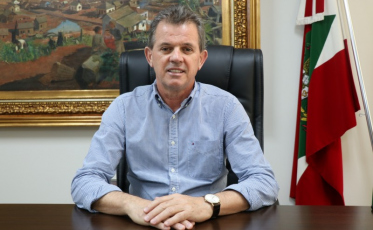 Nova Veneza recebe prêmio de Prefeito Amigo da Criança