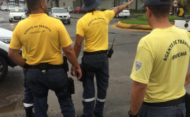 Trânsito: DTT faz operação especial na rótula (VÍDEO)