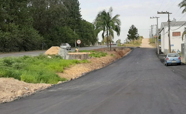 Rua Angela Ronchi é pavimentada