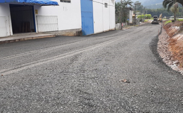 Rua Angela Ronchi recebe pavimentação