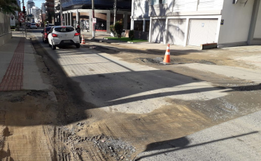 Prefeitura e Casan vão rediscutir cobertura de buracos pós obras