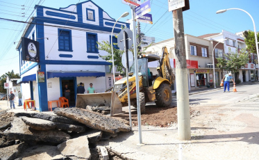 Iniciada a revitalização da Rua Marcos Rovaris em Içara
