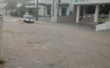 Chuva com granizo atinge a região Sul (VÍDEOS)
