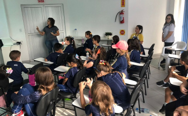 Estudantes recebem orientações sobre saneamento e meio ambiente