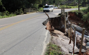 Deinfra avalia rodovias com danos na região