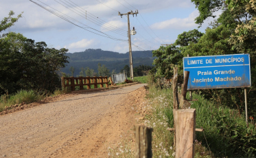 SC-108 avança com edital para pavimentar 31 km entre Jacinto Machado e Praia Grande