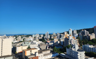 [Áudio] Semana inicia com calor intenso na região
