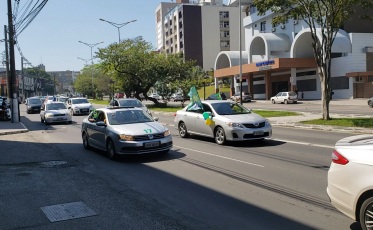 (VIDEO) Bolsonaro para Avenida Centenário