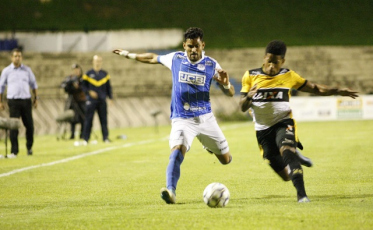 Criciúma garante um ponto em jogo cheio de trapalhadas do árbitro