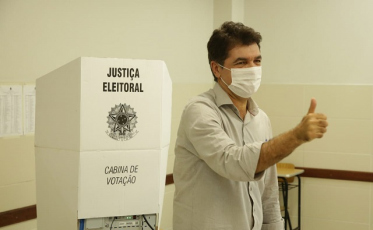 Candidato à reeleição, Salvaro também já votou