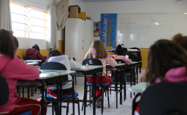 Educação abre vagas de estágio para auxiliar de sala de aula em Içara
