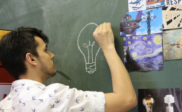 Criação e aprendizagem prática formando acadêmicos