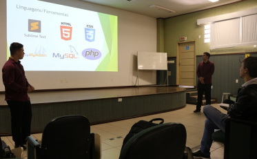 Estudantes do técnico em Informática apresentam trabalhos a empresas