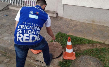 O mau cheiro nas ruas e a necessidade de adequação à rede de esgoto em Criciúma