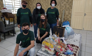 Semear Sorrisos assiste família que teve casa incendiada